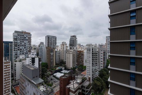 Image 22 - 876928