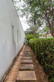 Image 24 - 877186