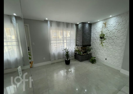 Image 4 - 877347