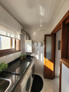 Image 20 - 877496