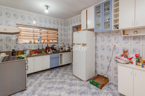Image 22 - 877528