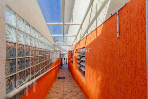 Image 74 - 877606
