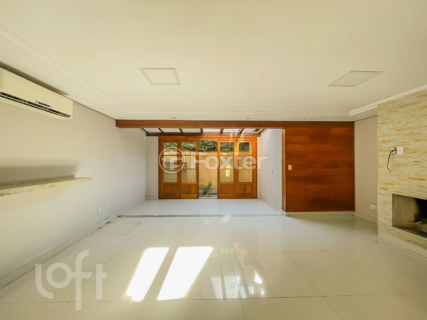 Image 30 - 877696
