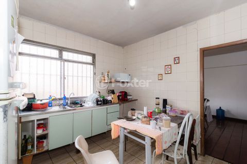 Image 28 - 877843