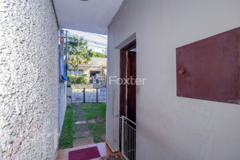 Image 33 - 878640