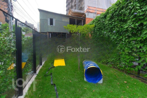 Image 33 - 878685