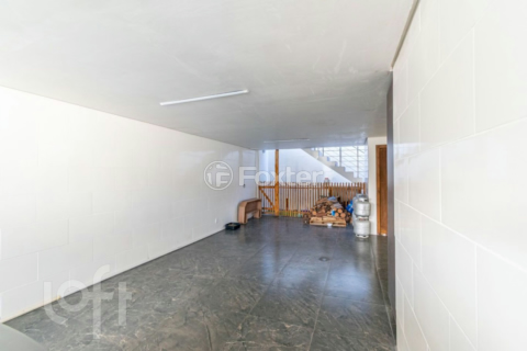 Image 23 - 878957