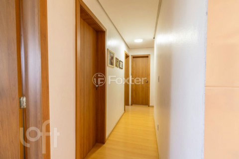 Image 33 - 878957