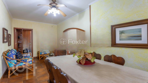Image 37 - 878958