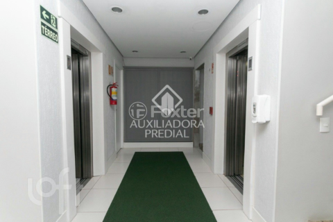 Image 32 - 879012