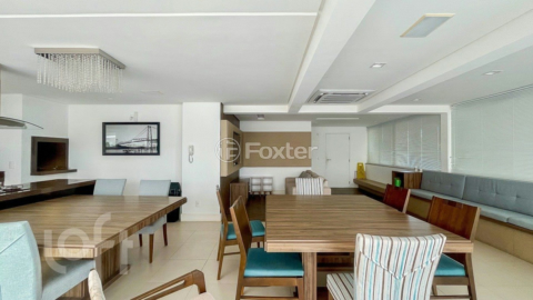 Image 35 - 879457