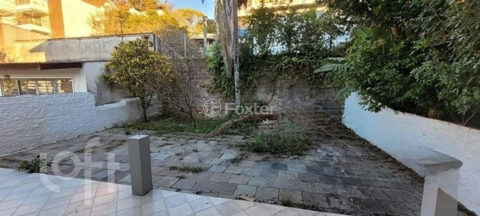 Image 7 - 879458