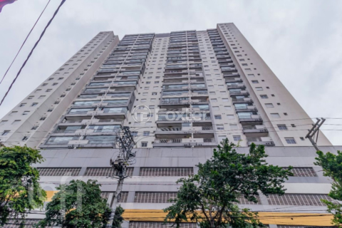 Image 75 - 879459