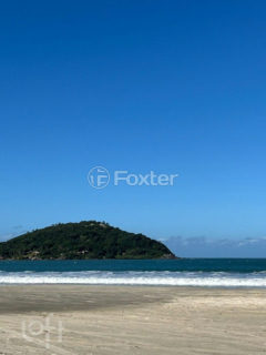Image 25 - 879687