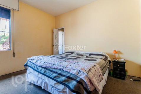 Image 32 - 879719