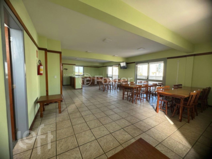 Image 6 - 879868