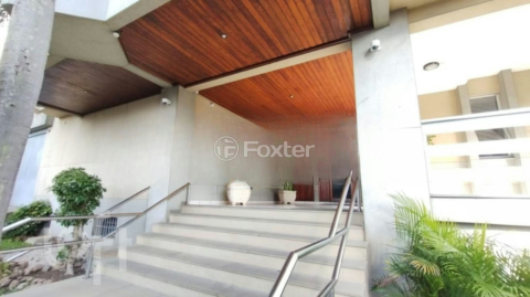 Image 9 - 879868