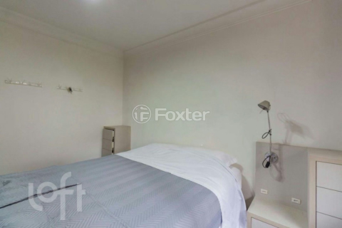 Image 21 - 880219