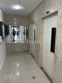 Image 24 - 880510