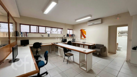 Image 32 - 880523