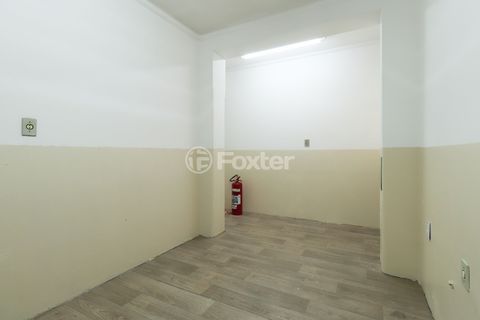 Image 29 - 880965