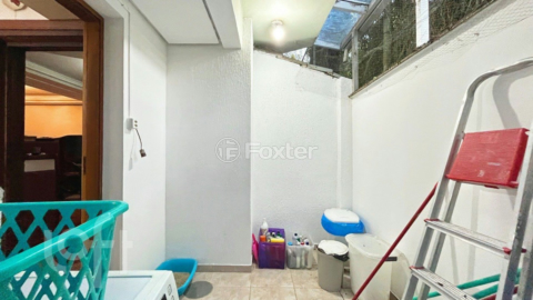 Image 35 - 881061