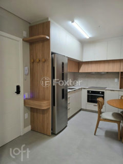 Image 21 - 881188