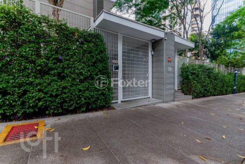 Image 67 - 881212