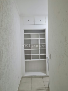 Image 21 - 881339