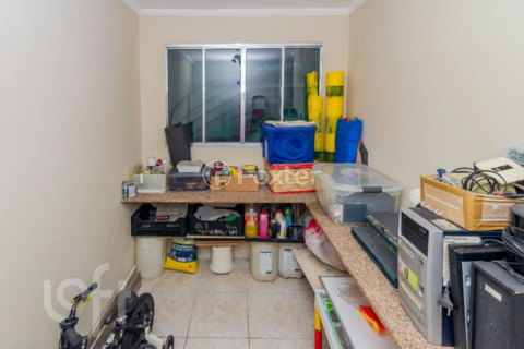 Image 31 - 881385