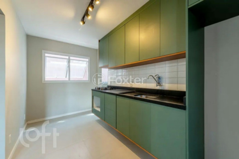 Image 4 - 881412