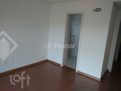 Image 5 - 881509