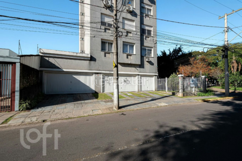 Image 43 - 881521