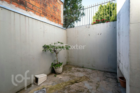 Image 40 - 881521