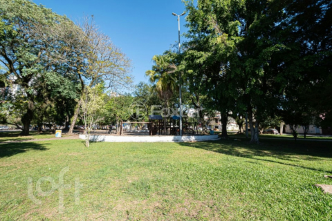 Image 49 - 881521