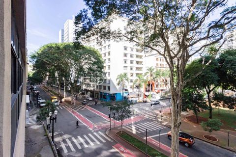Image 30 - 881528