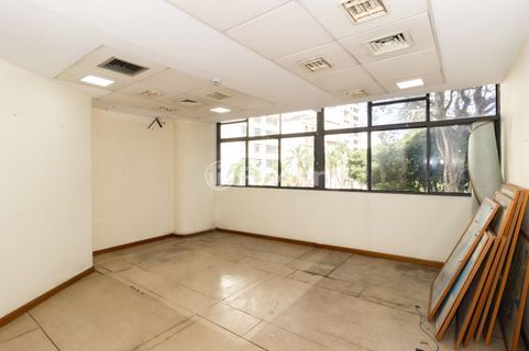 Image 35 - 881528