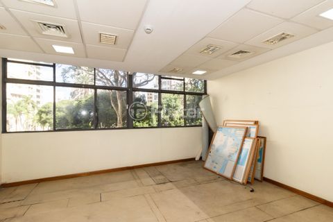 Image 36 - 881528