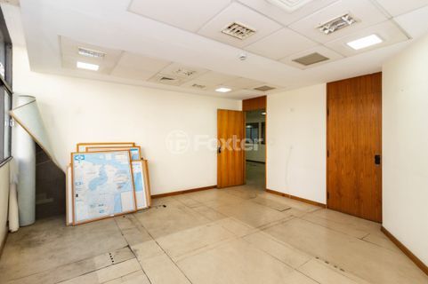 Image 38 - 881528