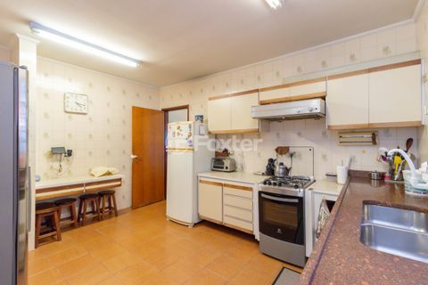 Image 37 - 881656