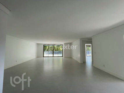 Image 25 - 881712