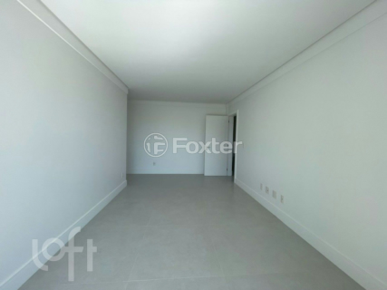 Image 34 - 881712