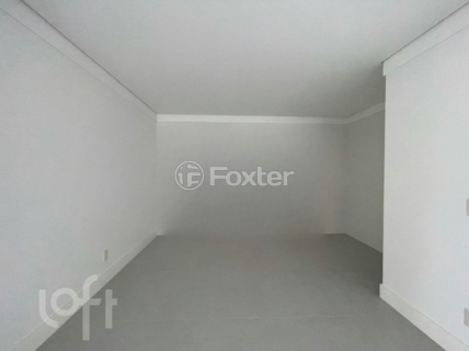 Image 31 - 881712