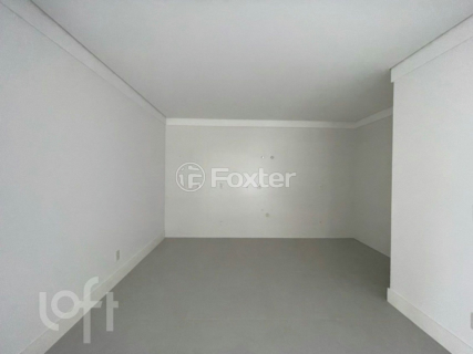 Image 30 - 881712