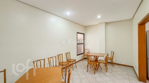 Image 37 - 881714
