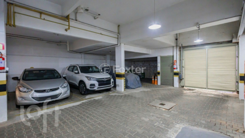 Image 32 - 881714