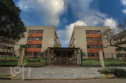 Image 8 - 881736