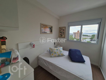 Image 8 - 881759