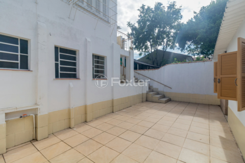 Image 37 - 881770