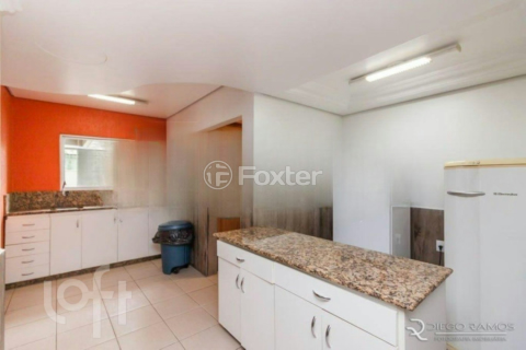 Image 30 - 882154